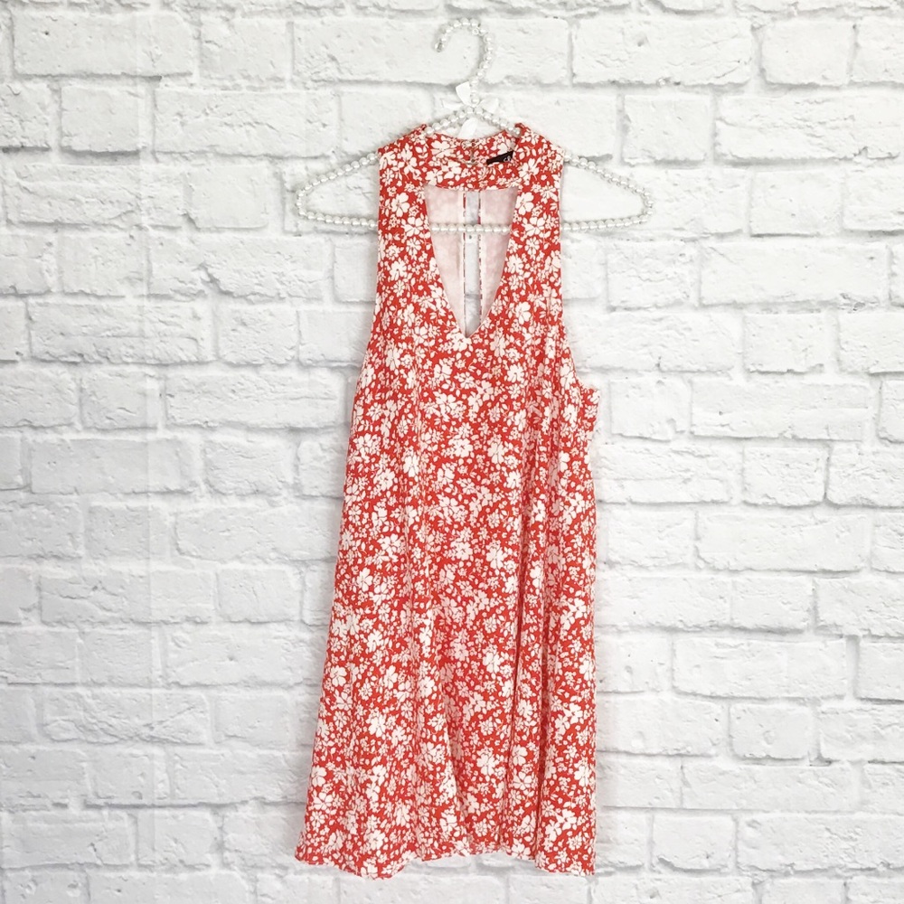 Lulu’s lean close ivory & red floral swing dress S